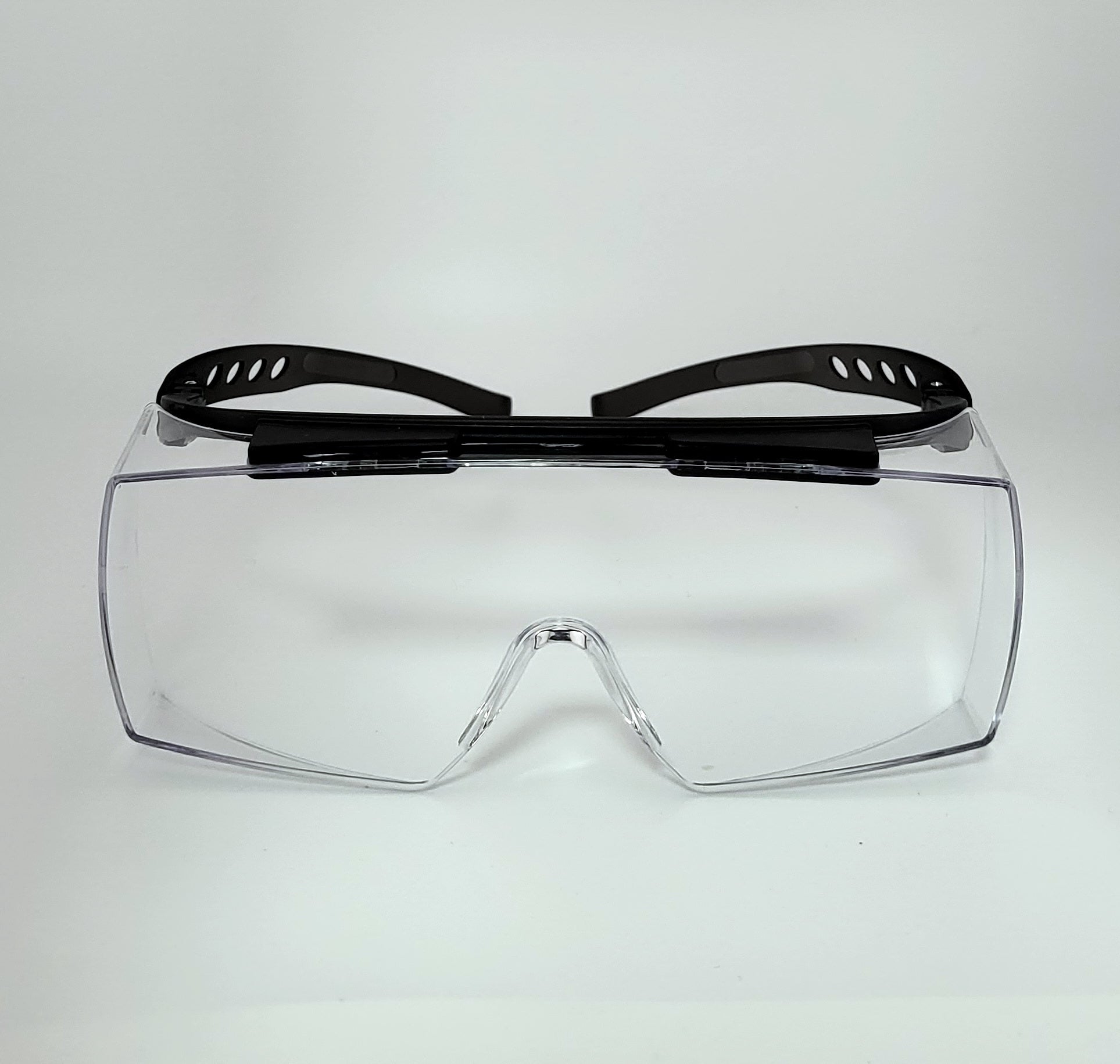 New Arrival Sports Glasses with Nylon Frame and PC Temples Extra-Wide Wraparound Design for Safety